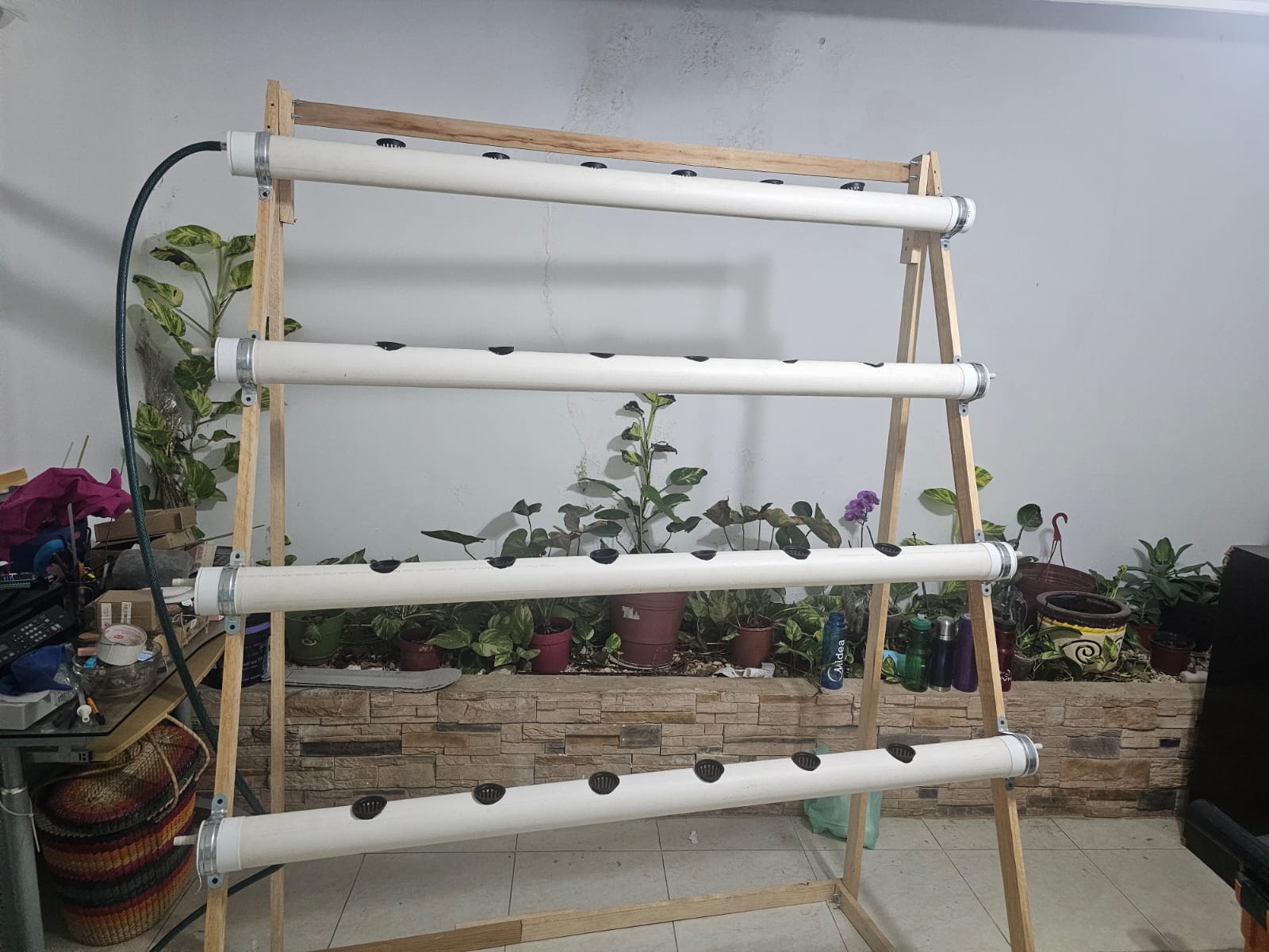 Sistema de cultivo hidropónico o aeropónico automatizado