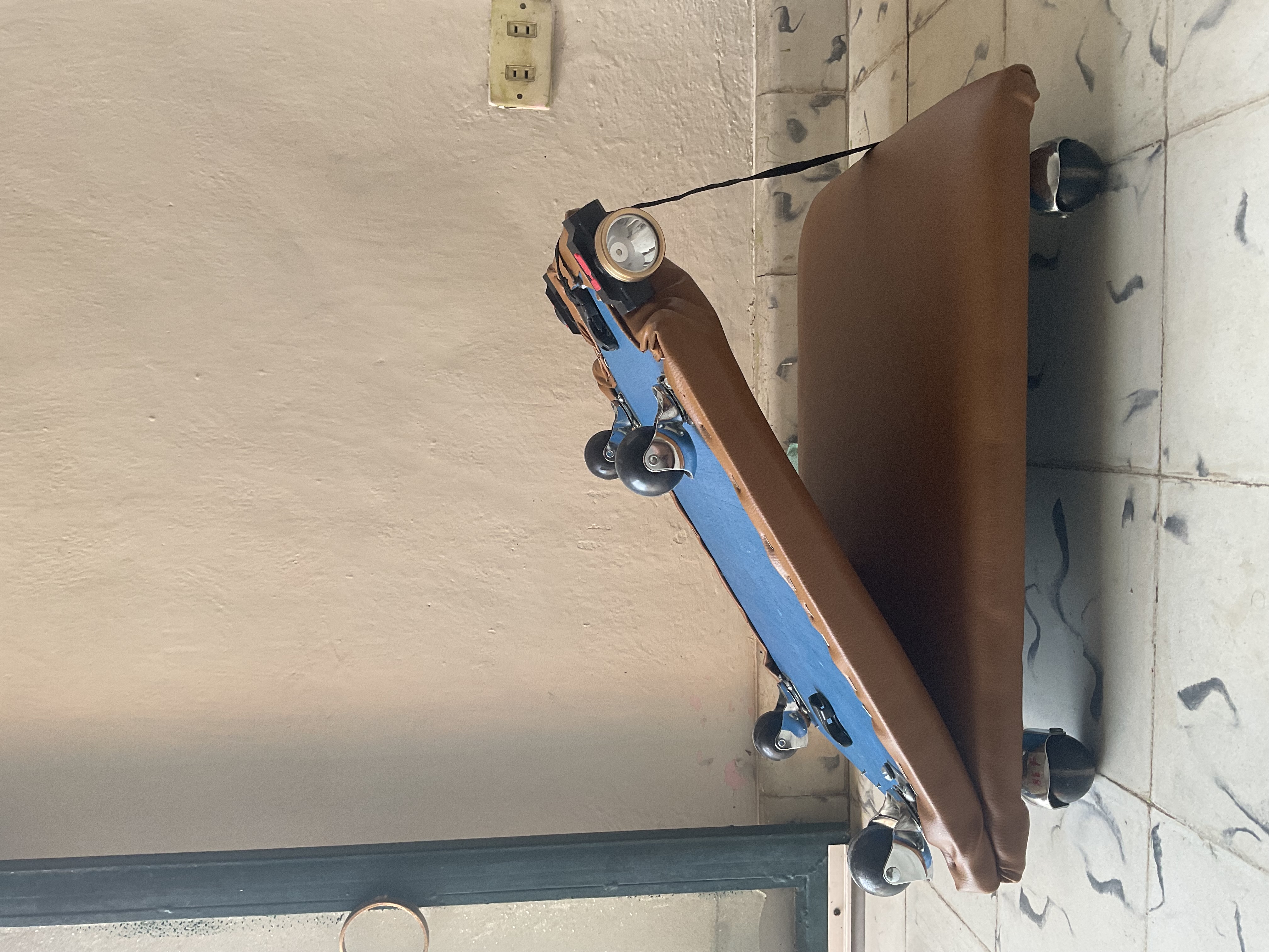 Camilla de trabajo automotriz portable