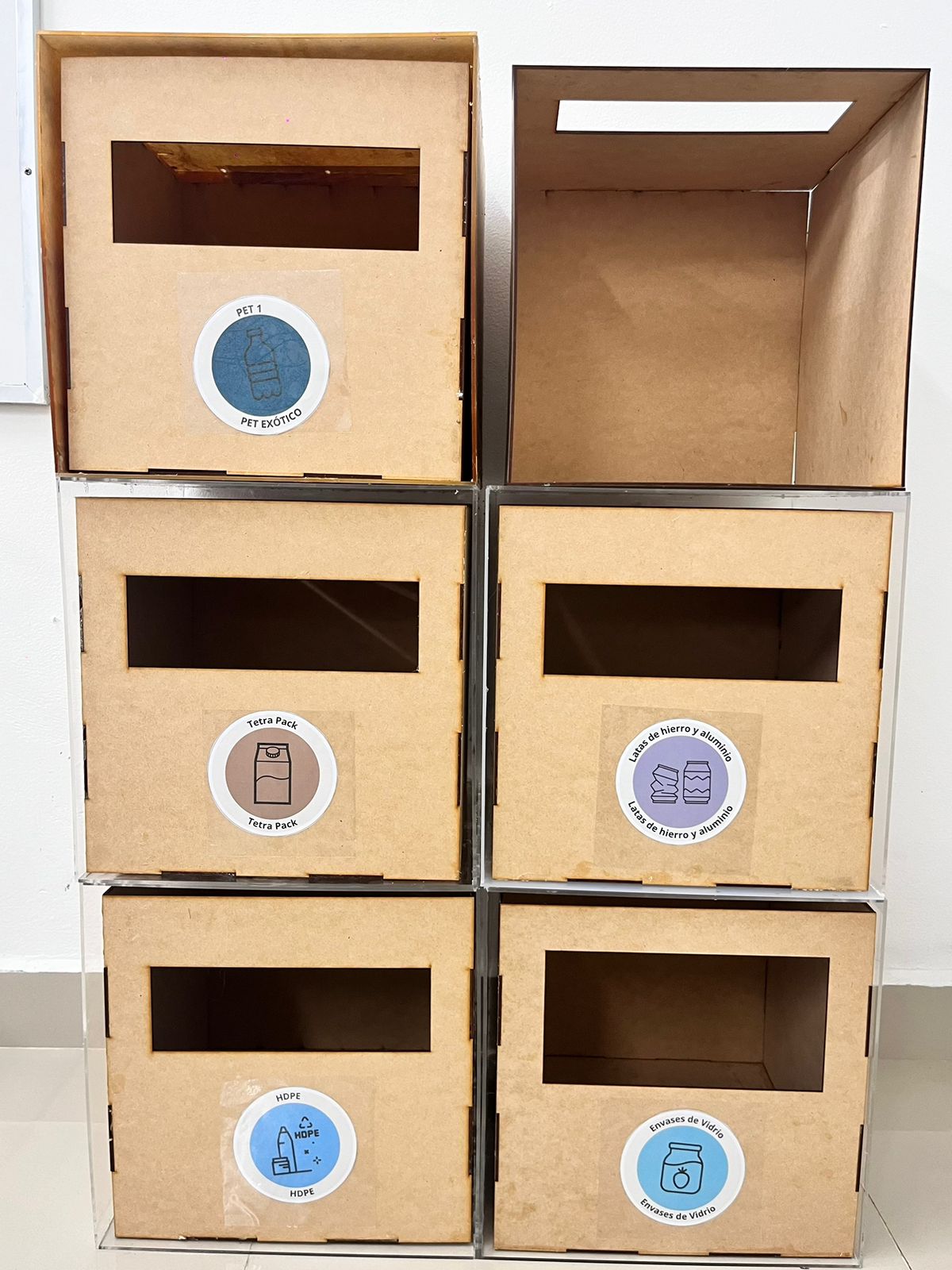 "Modulo de separación de residuos para el hogar"