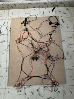 MAQUETA DIDÁCTICA DEL CIRCUITO DE LUCES DE UN AUTO