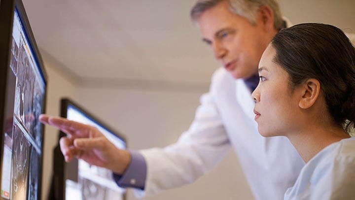 SISTEMA DE APOYO A LA DECISIÓN CLÍNICA BASADO EN UNA ARQUITECTURA HÍBRIDA DE REDES NEURONALES PARA LA PRIORIZACIÓN Y DIAGNÓSTICO ASISTIDO EN ATENCIÓN PRIMARIA